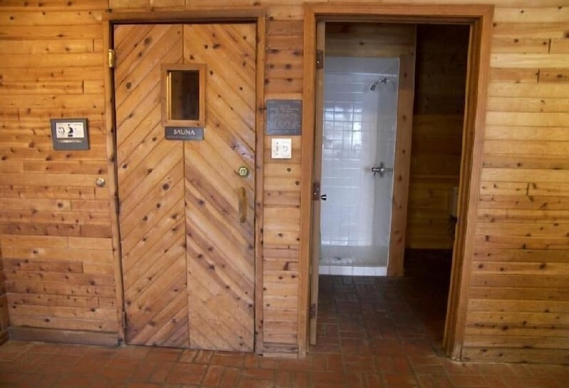 호텔 Bavarian Haus Lakefront Inn