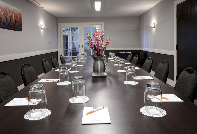 Отель Bentley S Boutique ; Best Western Premier Collection