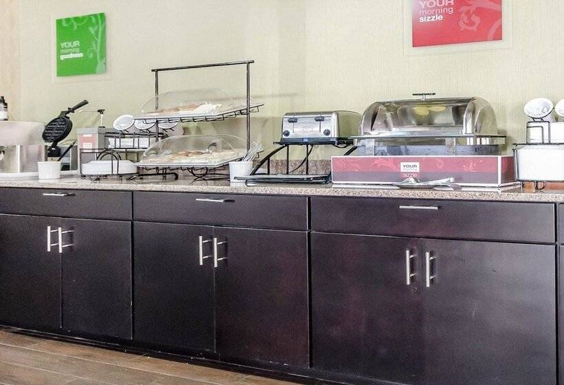 בית מלון כפרי Comfort Inn