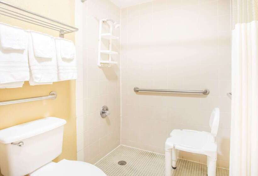 فندق Days Inn By Wyndham Athens