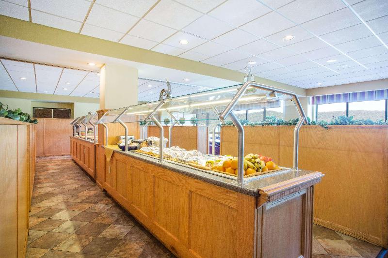 ホテル Days Inn & Suites By Wyndham Sutton Flatwoods