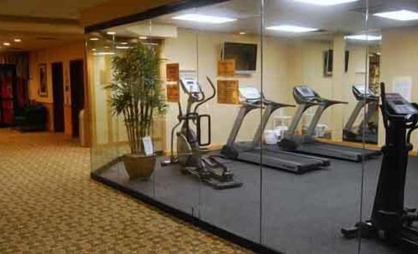 ホテル Days Inn & Suites By Wyndham Sutton Flatwoods