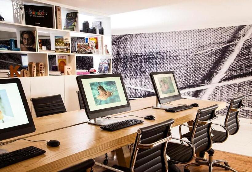 ホテル Fiesta Inn Express Naucalpan