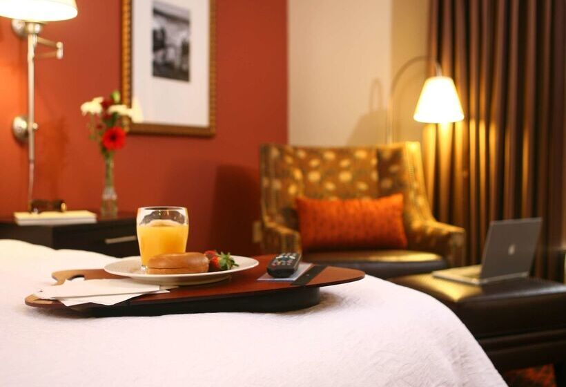 هتل Hampton Inn Atlantacanton