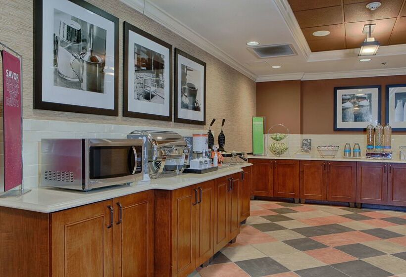 هتل Hampton Inn Atlantacanton