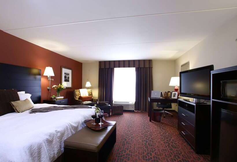 هتل Hampton Inn Atlantacanton