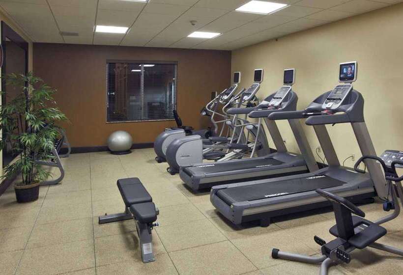 هتل Hilton Garden Inn Clovis