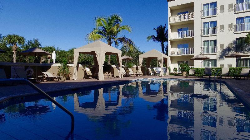 בית מלון כפרי Holiday Inn Express & Suites Naples Downtown   5th Avenue, An Ihg