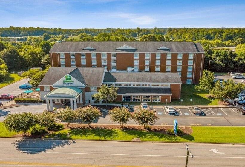 هتل Holiday Inn Express Williamsburg North, An Ihg