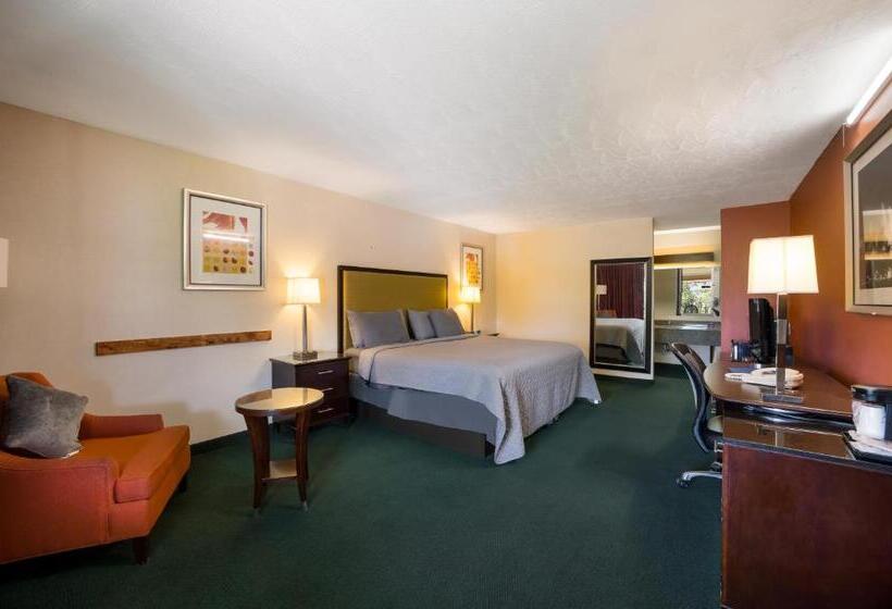 فندق Knights Inn Oakley