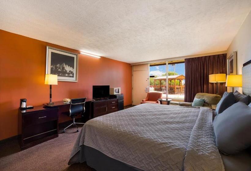 فندق Knights Inn Oakley