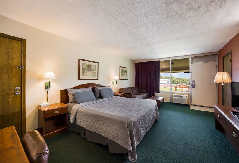 فندق Knights Inn Oakley