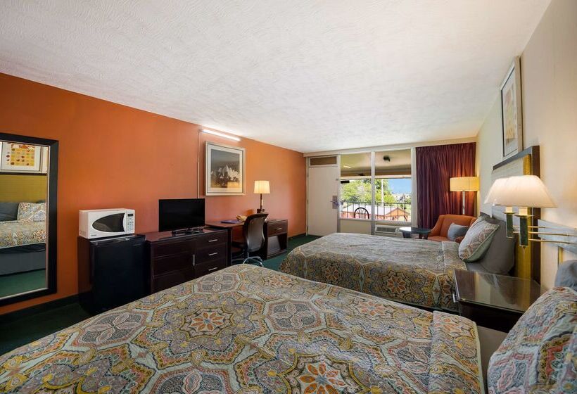 فندق Knights Inn Oakley