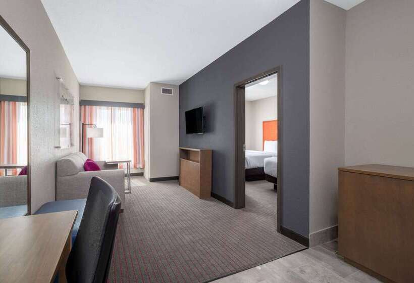 هتل La Quinta Inn & Suites By Wyndham Augusta Fort Eisenhower