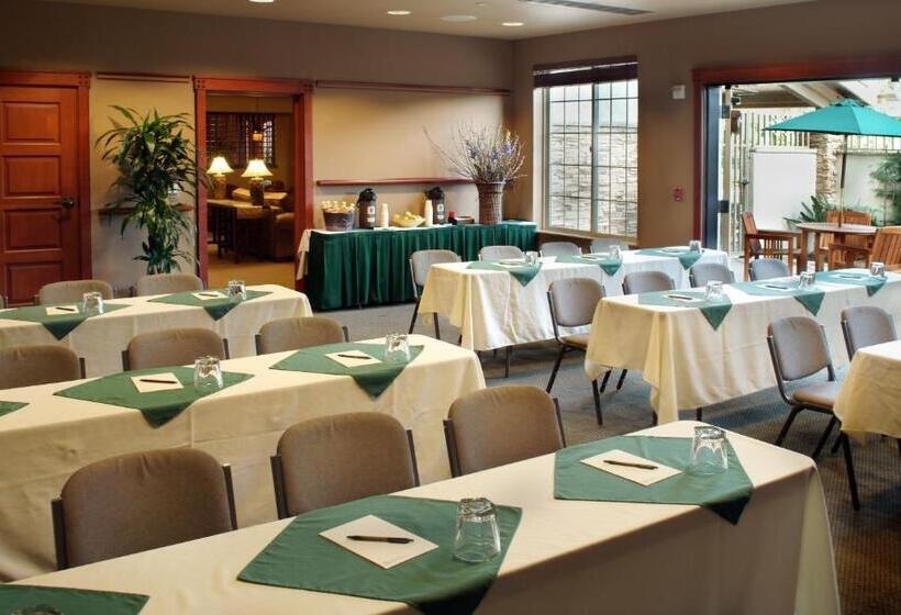 בית מלון כפרי Larkspur Landing Extended Stay Suites Hillsboro
