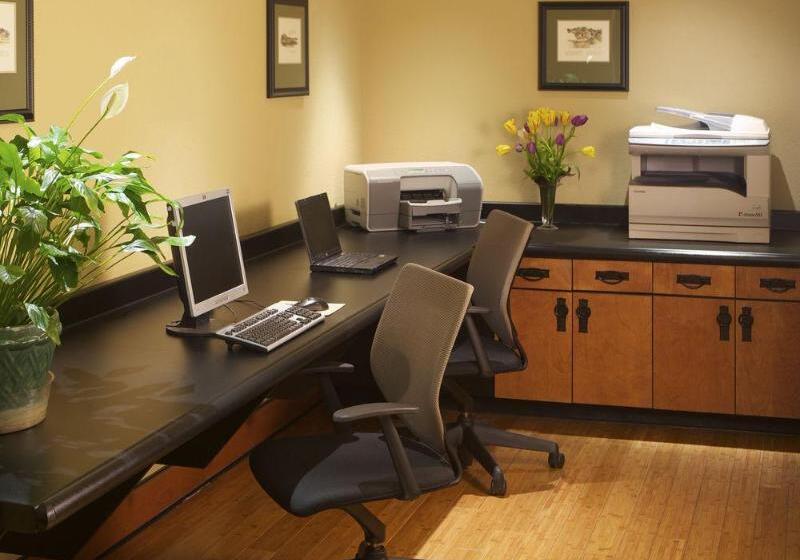 בית מלון כפרי Larkspur Landing Extended Stay Suites Hillsboro