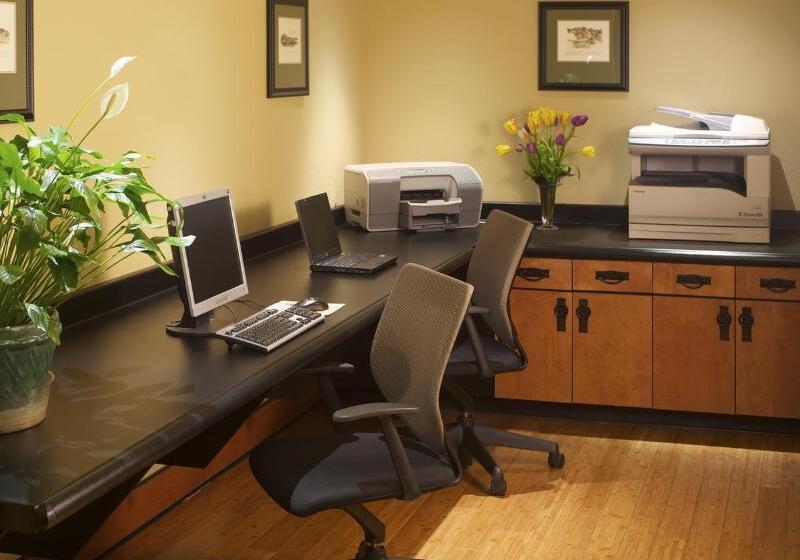 בית מלון כפרי Larkspur Landing Extended Stay Suites Hillsboro