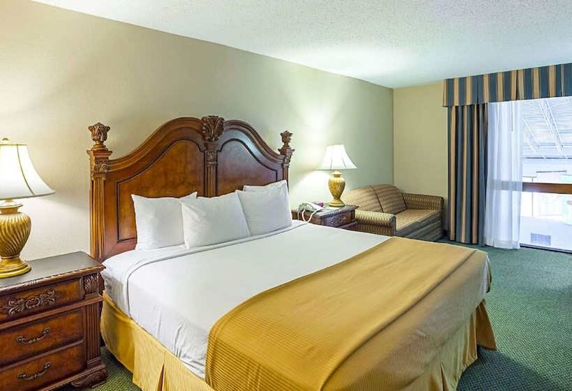 ホテル Magnuson Grand Desoto