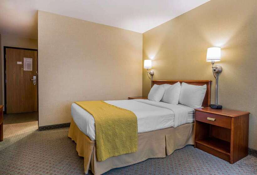 فندق Quality Inn Hyde Park   Poughkeepsie North