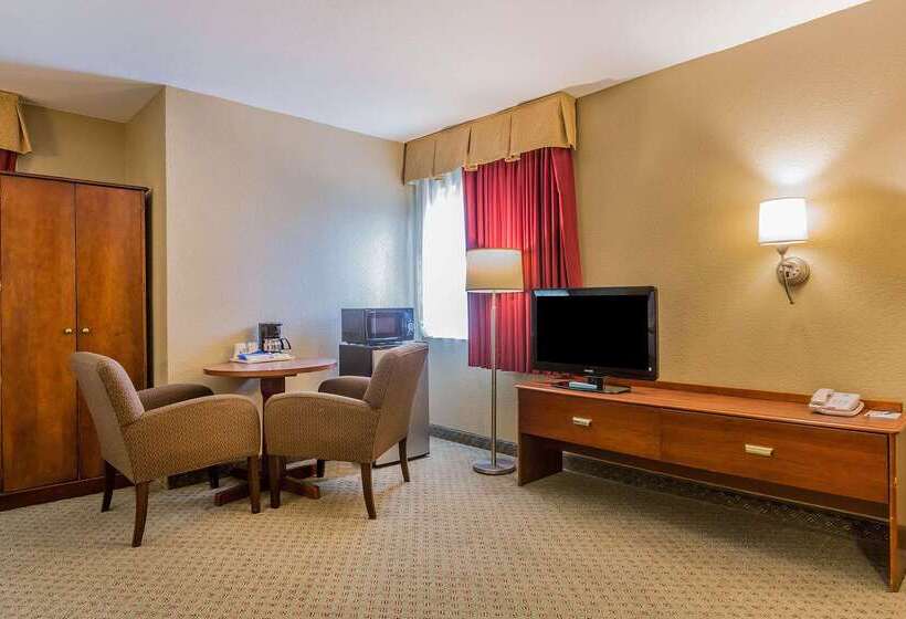 فندق Quality Inn Hyde Park   Poughkeepsie North