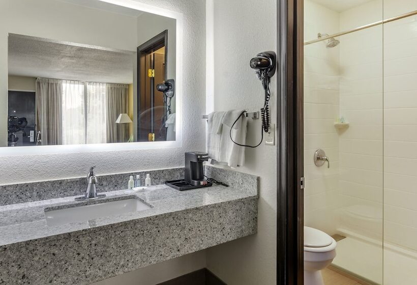 فندق Quality Inn Verona  Staunton North