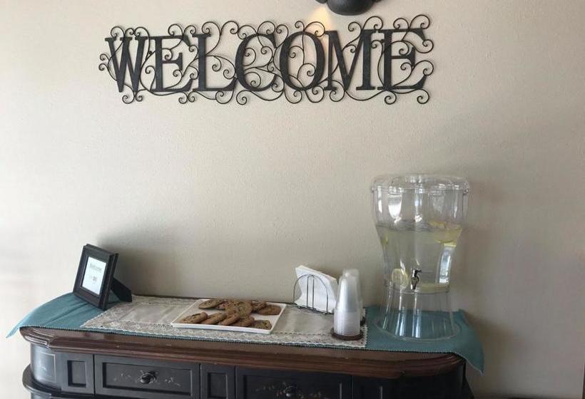 Отель Stay Wise Inn Cedaredge