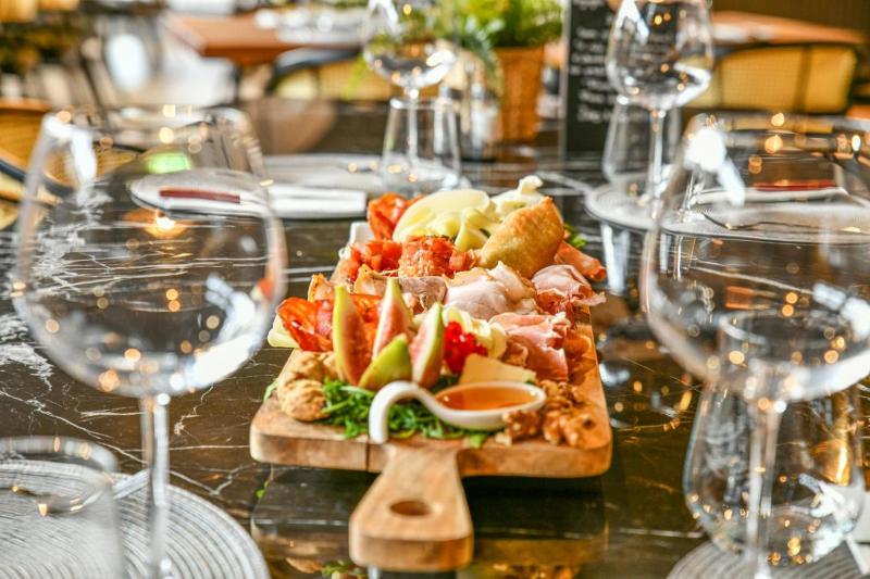 فندق Neuchatel City