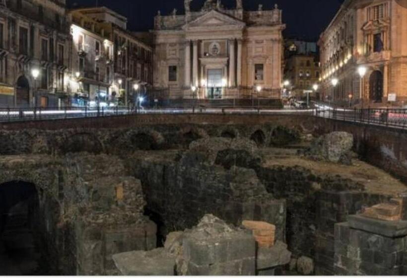 پانسیون Catania Castle Di Amato G