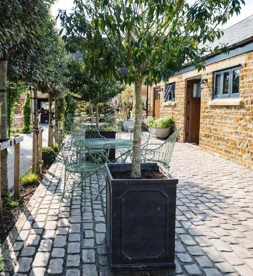 酒店 The George Inn