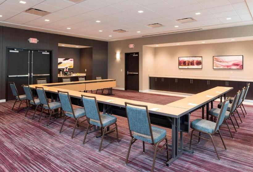 هتل Courtyard Louisville Downtown