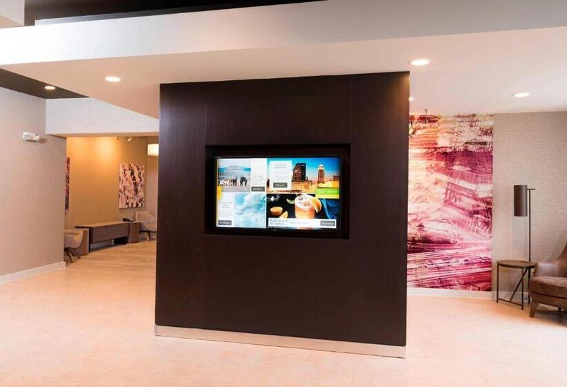 هتل Courtyard Louisville Downtown