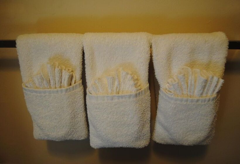 فندق Economy Inn