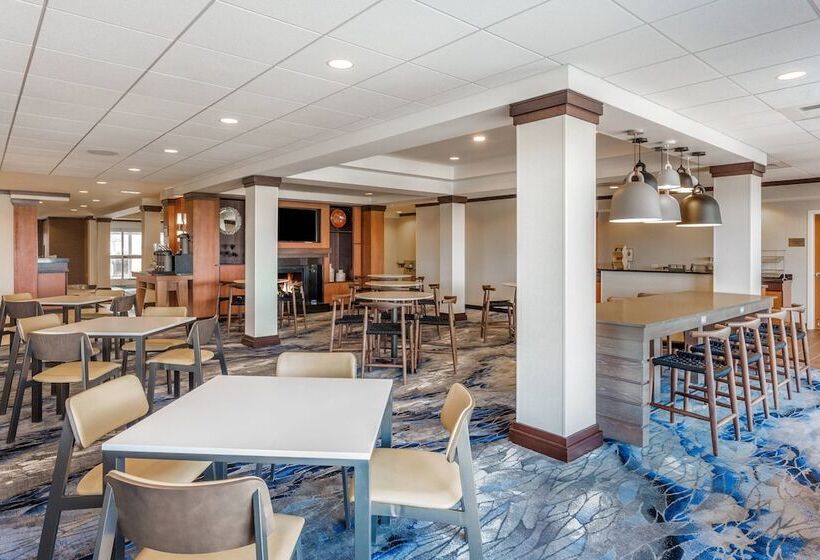 هتل Fairfield Inn And Suites By Marriott Madison East