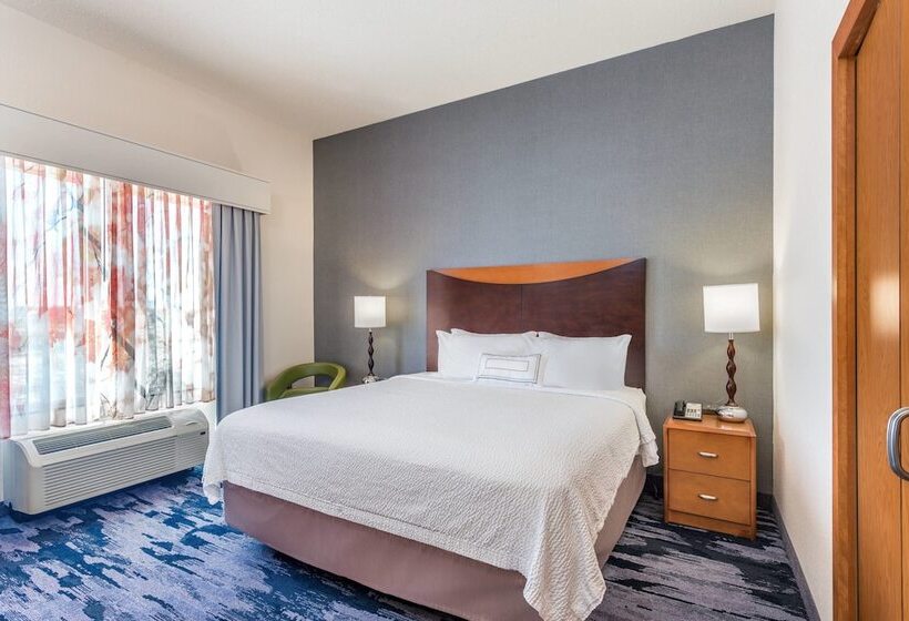 هتل Fairfield Inn And Suites By Marriott Madison East