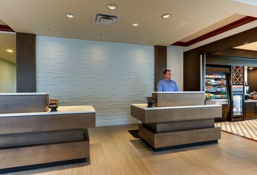 בית מלון כפרי Hilton Garden Inn Indianapolis Airport