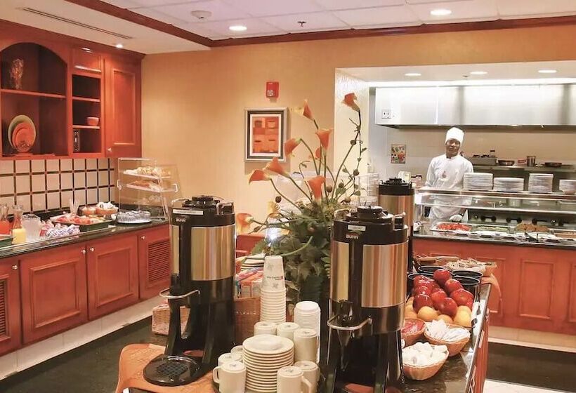 هتل Hilton Garden Inn Sioux Falls South