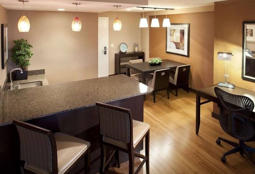 هتل Hilton Garden Inn Sioux Falls South