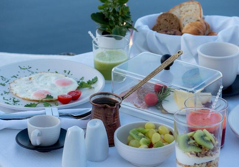 هتل Ikies Santorini