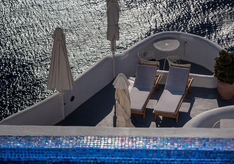 هتل Ikies Santorini