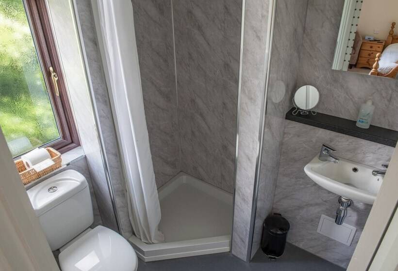 ホテル Toothbrush Rooms At Lattice Lodge   Guest Kitchen & Ev Recharging