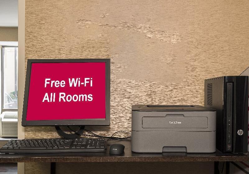 هتل Red Roof Inn & Suites Longview