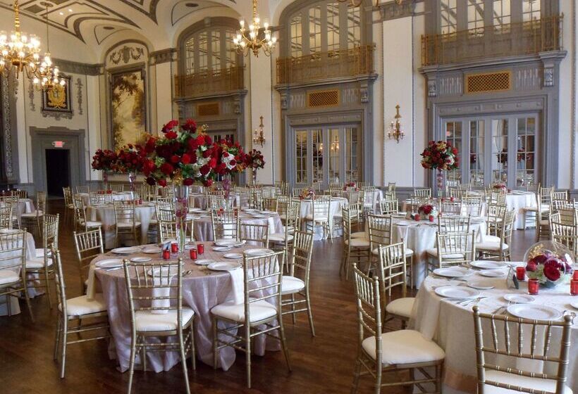 The Tudor Arms Hotel Cleveland   A Doubletree By Hilton
