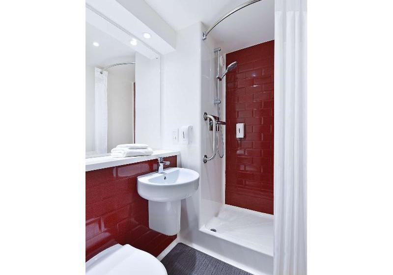 בית מלון כפרי Travelodge Warrington Gemini