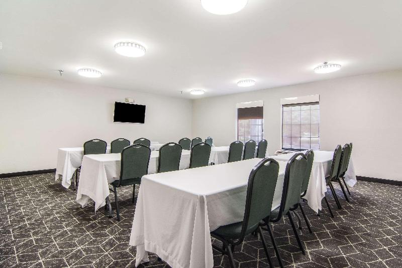 Отель Clarion Pointe South Boston  Danville East