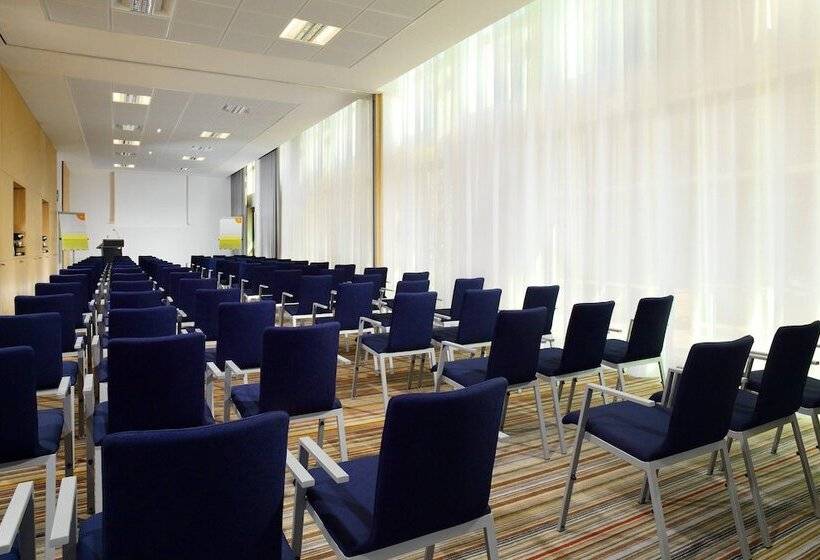هتل Courtyard By Marriott Montpellier