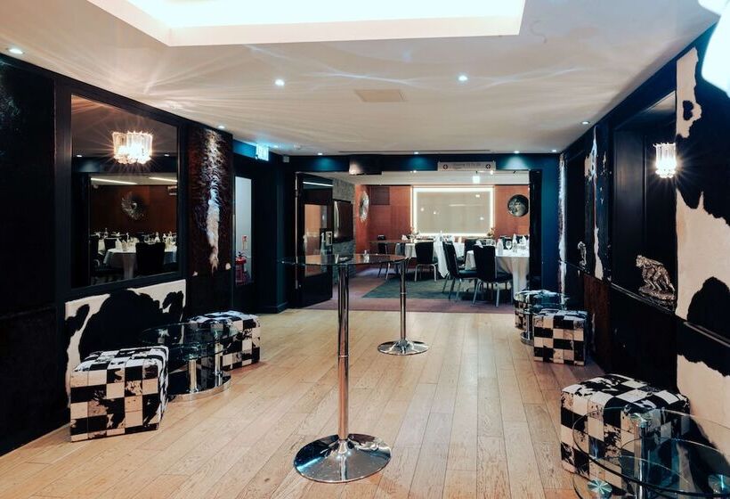 בית מלון כפרי Doubletree By Hilton London Greenwich