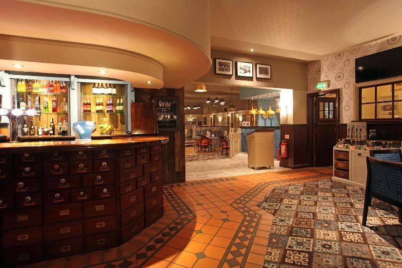 בית מלון כפרי Half Moon, Sherborne By Marston's Inns