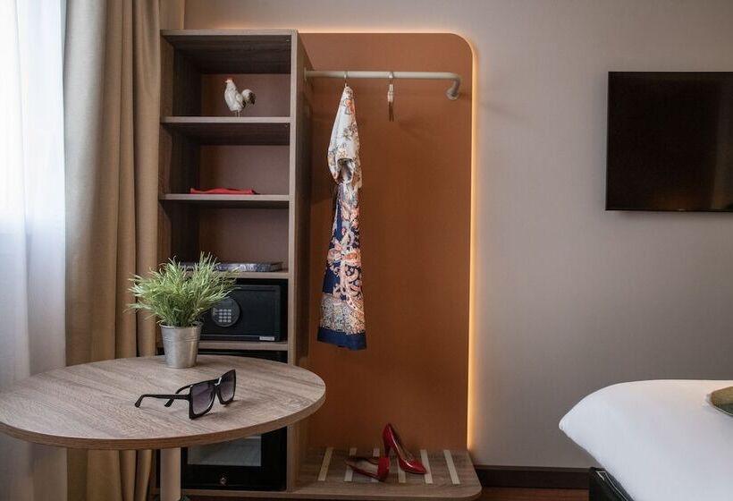 ホテル Ibis Golfe De Sainttropez