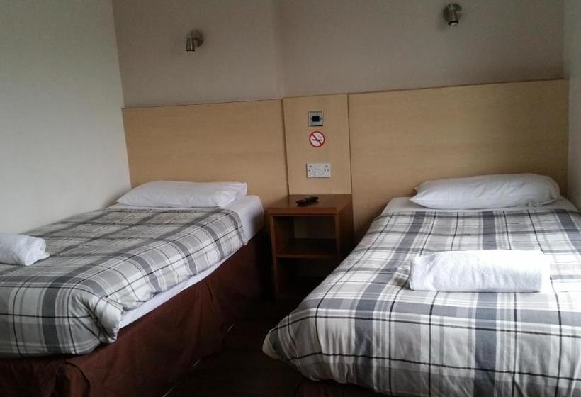 בית מלון כפרי Lynden Court