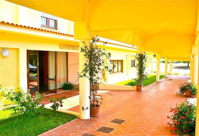 Petri Marini Hotel & Resort